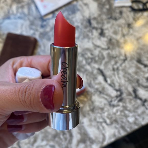 it Pillow Lips Cream Wink Color Lipstick - Picture 5 of 5